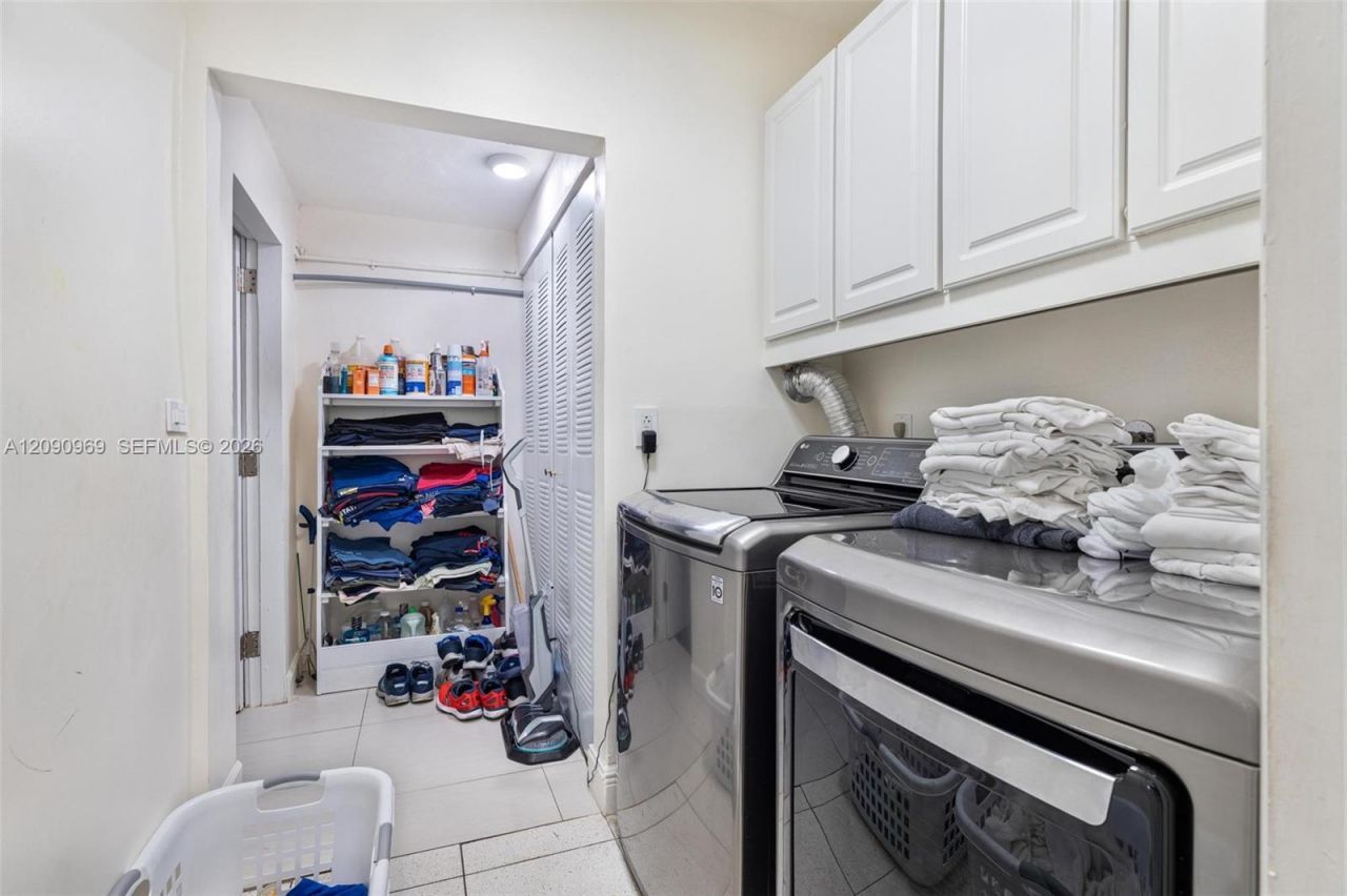 9217 Bay Dr, Surfside, FL 33154 Photo