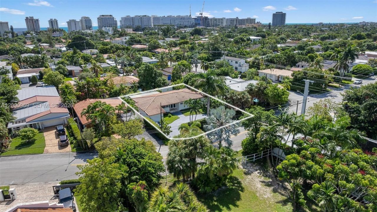 9217 Bay Dr, Surfside, FL 33154 Photo