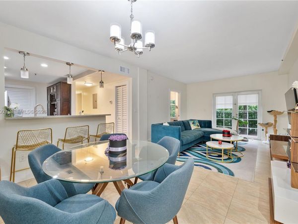 323 Navarre Ave, Unit 101, Coral Gables, FL 33134