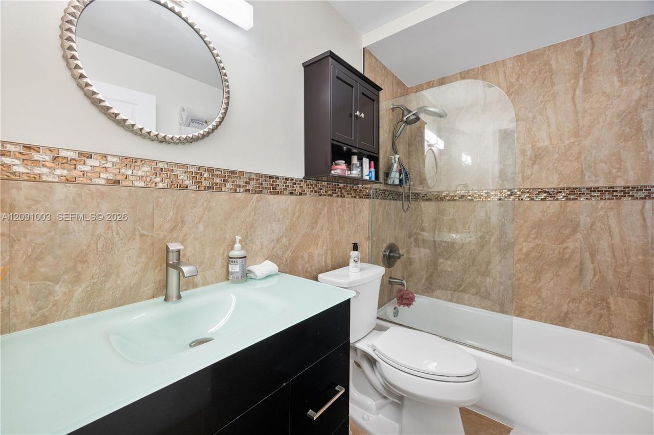 323 Navarre Ave, Unit 101, Coral Gables, FL 33134 Photo