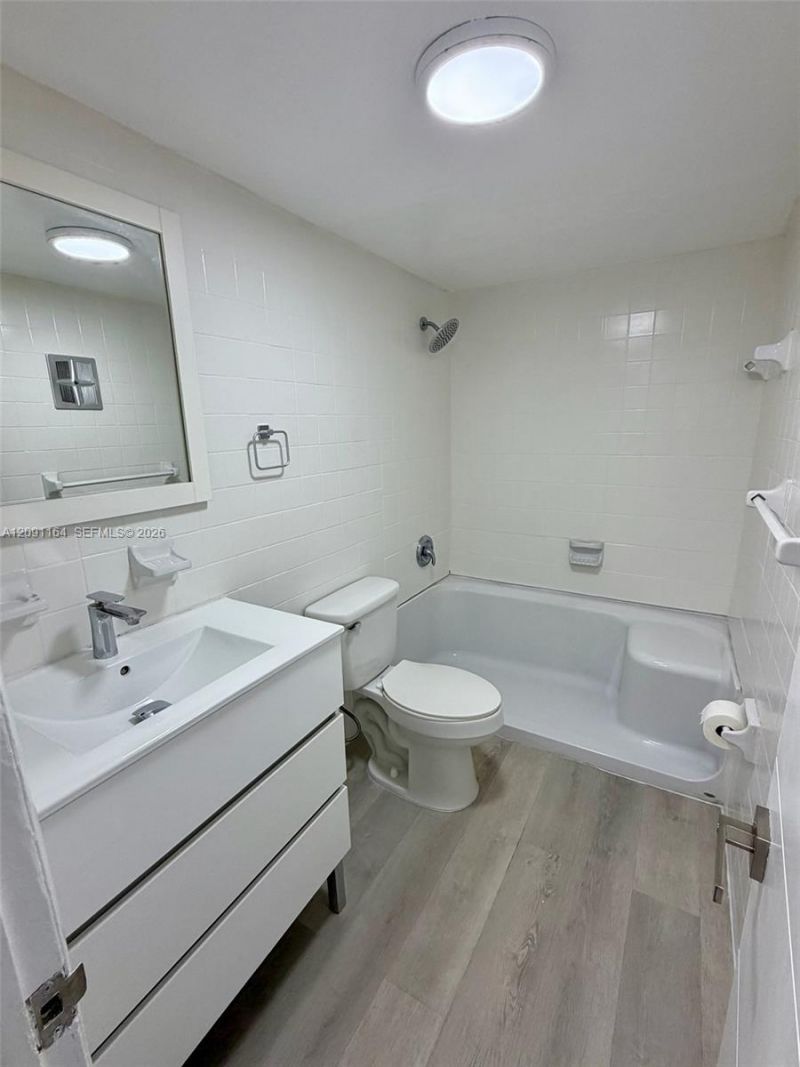 4655 Palm Ave, Unit 222, Hialeah, FL 33012 Photo