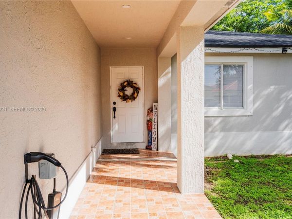 153 NW 6th St, Homestead, FL 33030