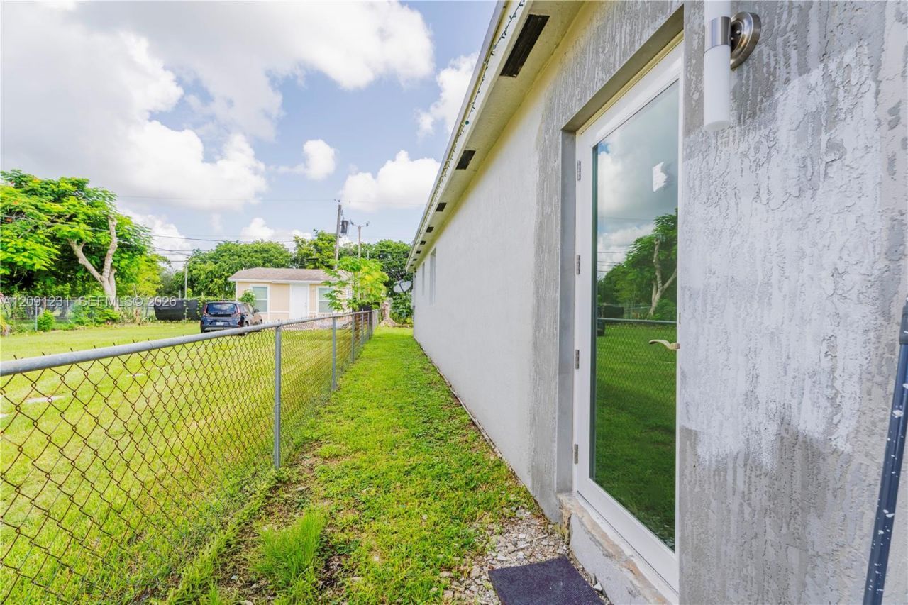 153 NW 6th St, Homestead, FL 33030 Photo