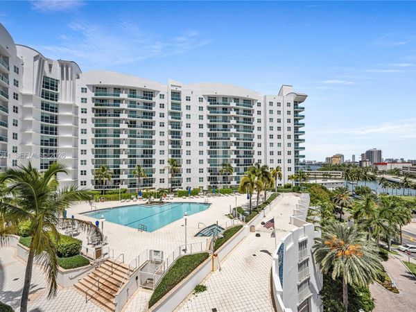 7900 Harbor Island Dr, Unit 825, North Bay Village, FL 33141