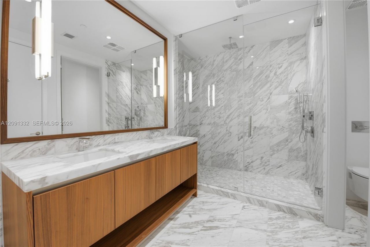 175 SE 25th Rd , Unit 3302, Miami, FL 33129 Photo