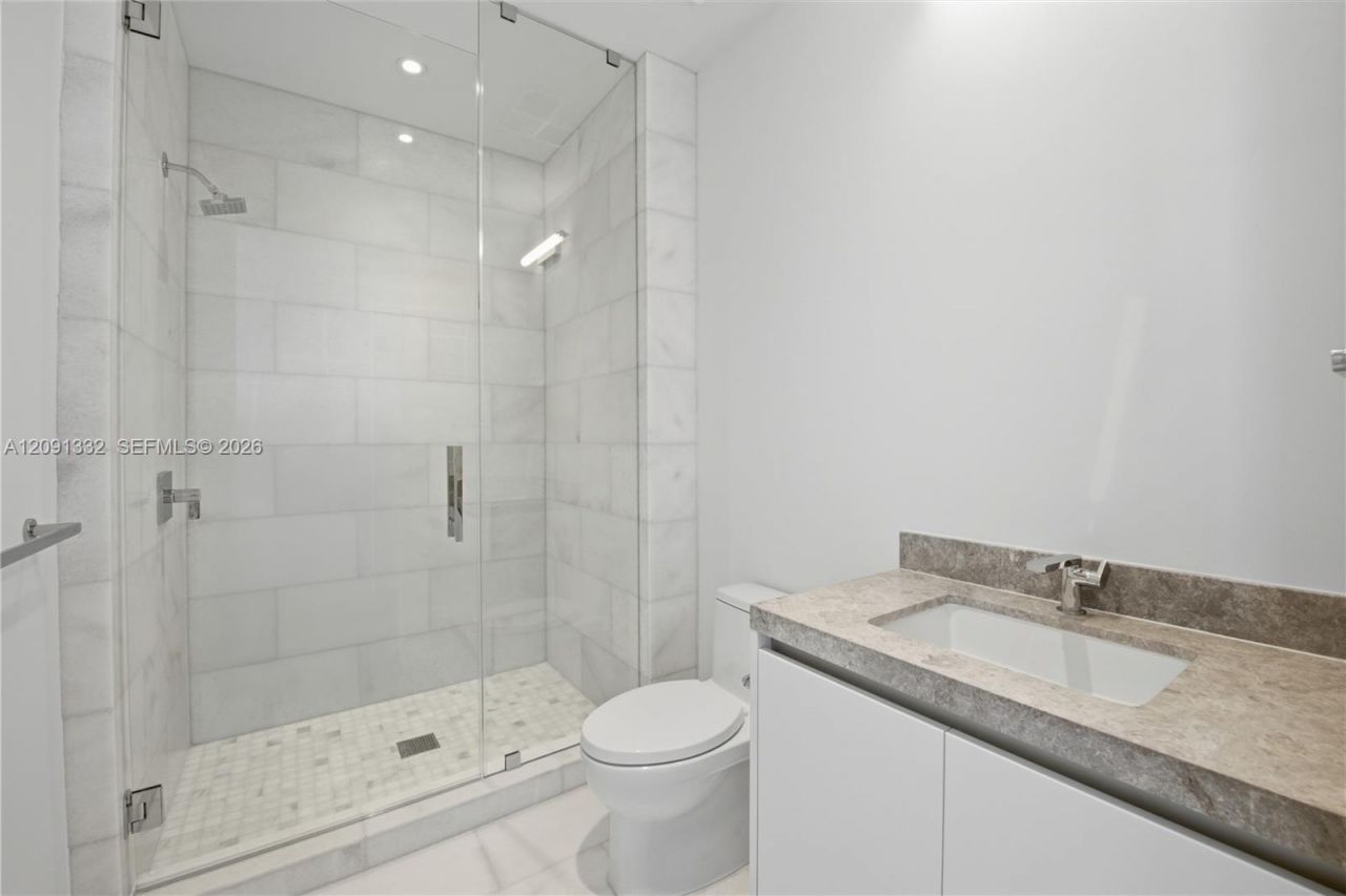 175 SE 25th Rd , Unit 3302, Miami, FL 33129 Photo