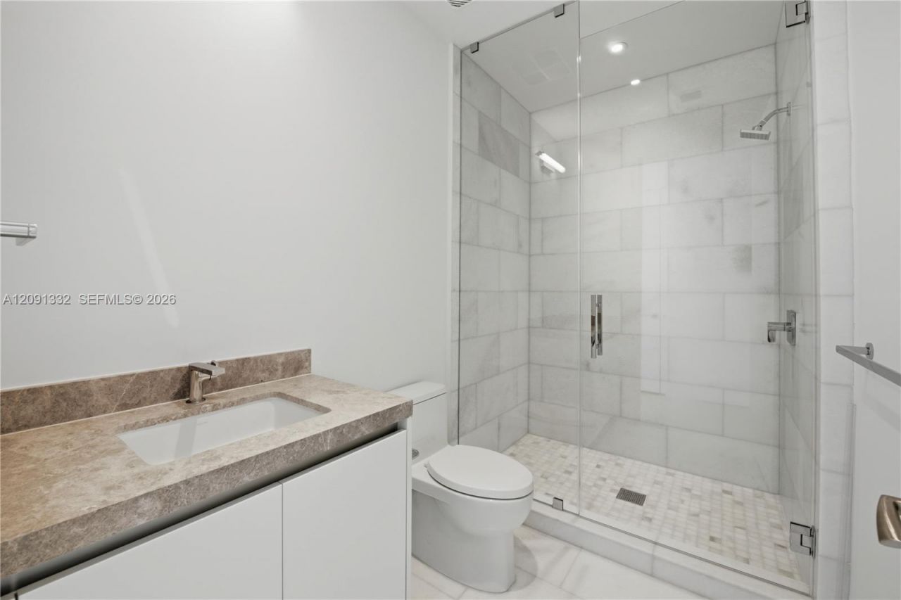 175 SE 25th Rd , Unit 3302, Miami, FL 33129 Photo