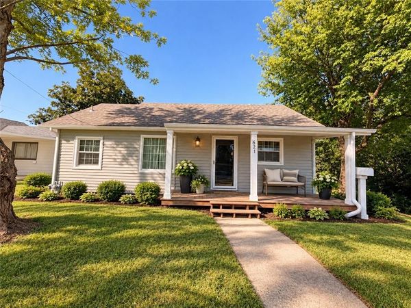 621 Spring Avenue, Bonner Springs, KS 66012