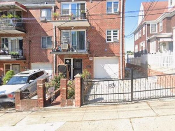 87-32 165th Street , Unit 2nd floor, Jamaica Hills, NY 11432