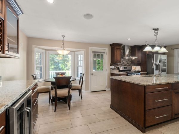 16 Bacon Rd, Framingham, MA 01701