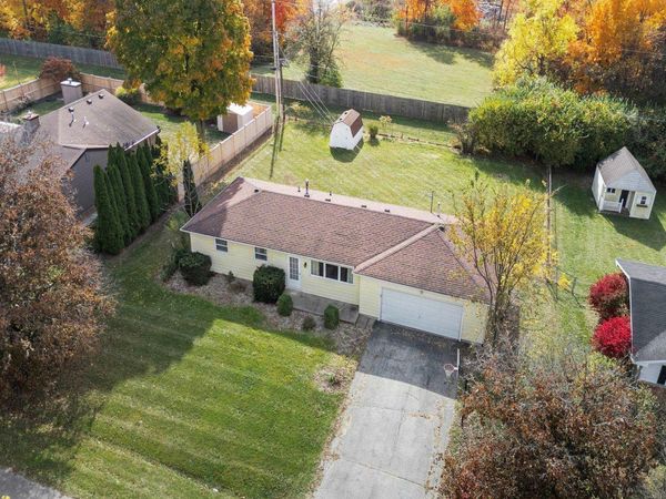 2221 Graham Drive, Fort Wayne, IN 46818