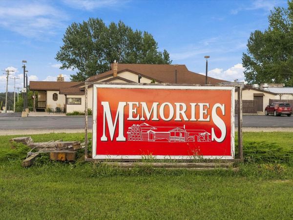1077 Lake Dr, Port Washington, WI 53074