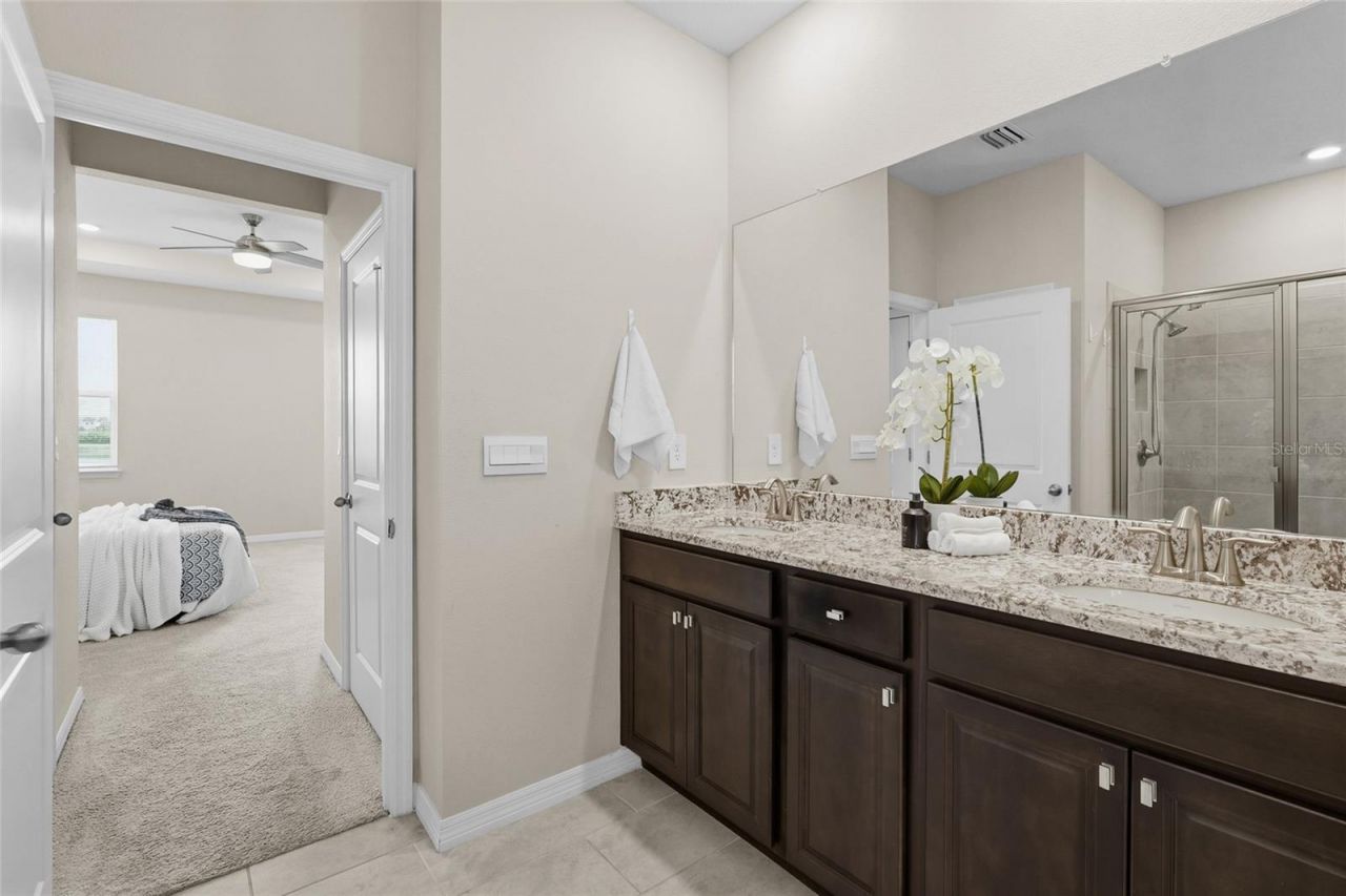 5740 Woodland Sage Drive , Sarasota, FL 34238 Photo