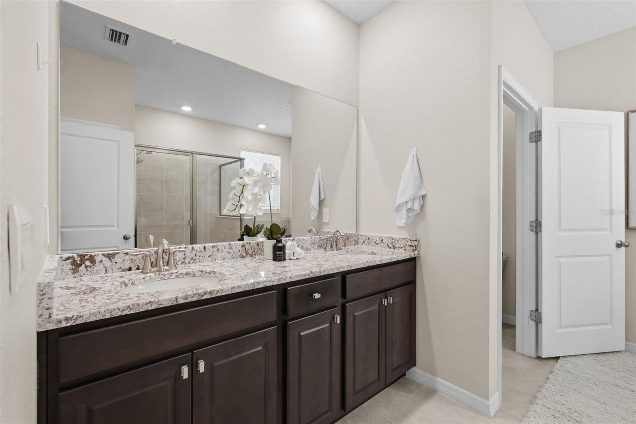 5740 Woodland Sage Drive , Sarasota, FL 34238 Photo