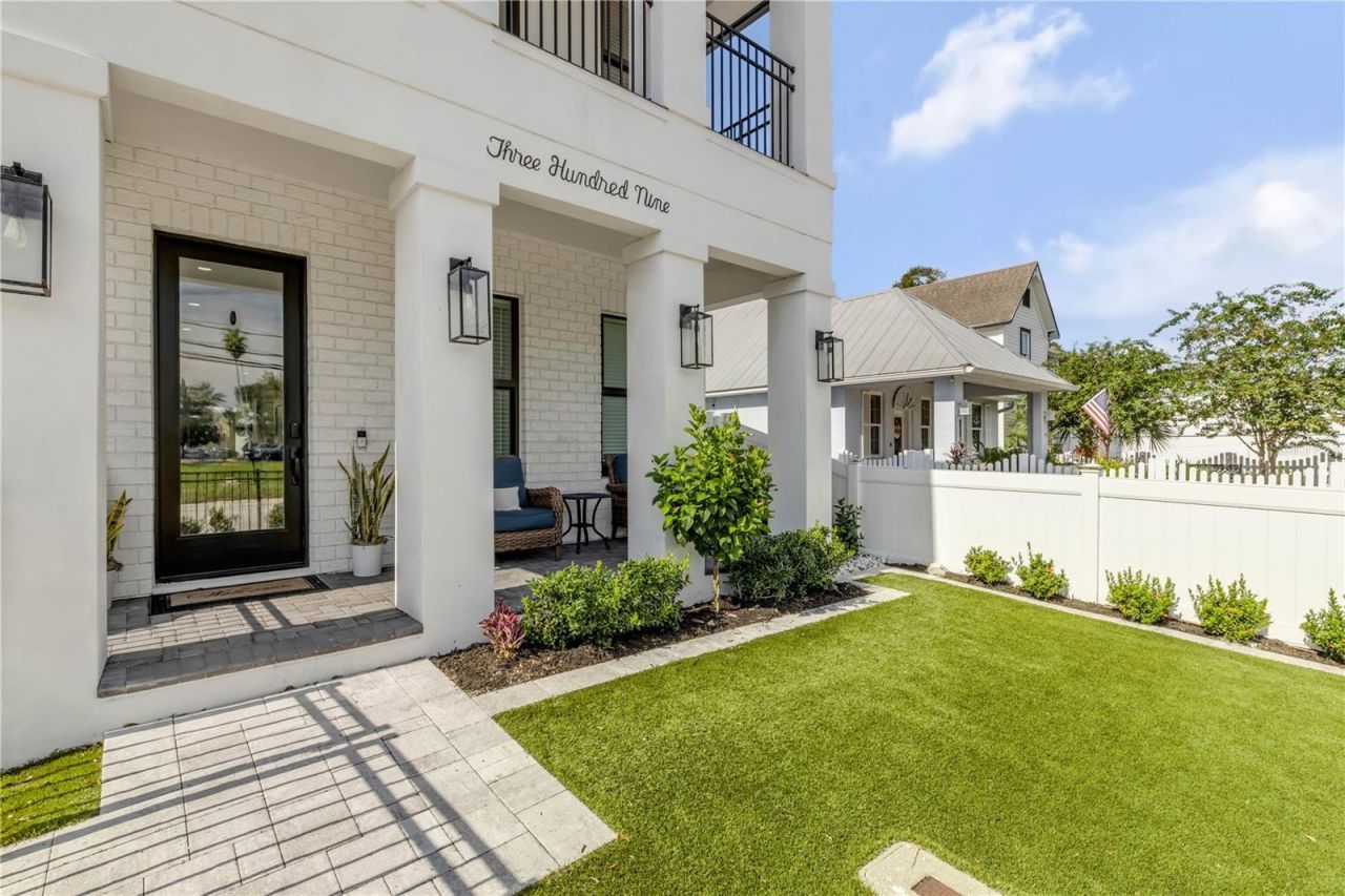 309 Julia Street, New Smyrna Beach, FL 32168 Photo