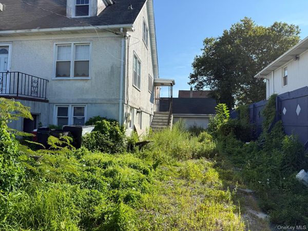 524 Bayview Avenue , Cedarhurst, NY 11516