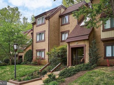 1650 PARKCREST CIRCLE , Unit 300, RESTON, VA 20190
