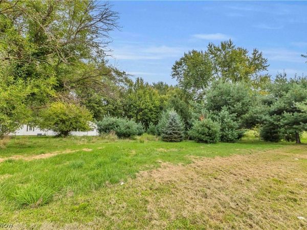Chestnut Ridge Road , Elyria, OH 44035