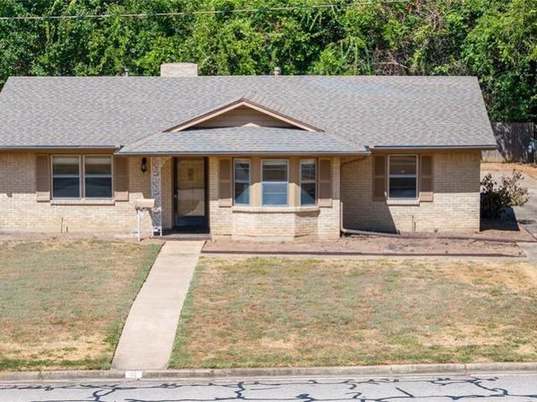 2975 Abbott , Paris, TX 75460