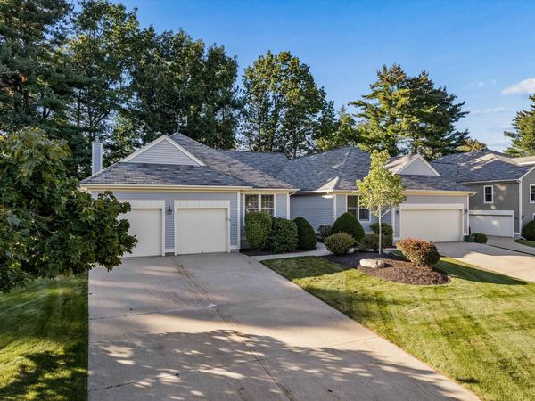 39 Saint Andrews Drive, Bedford, NH 03110