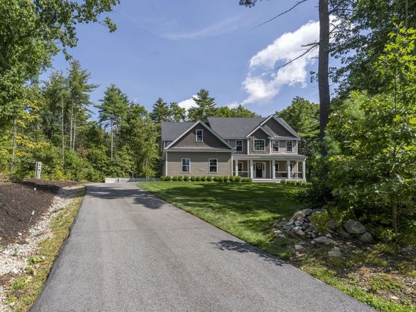 3 Farm Meadows Lane, Londonderry, NH 03053