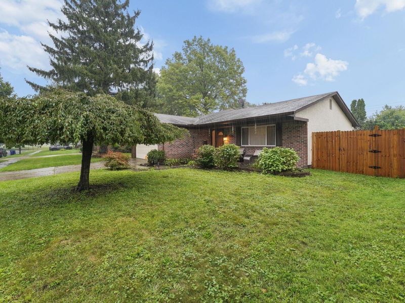 2081 Sharbot Drive, Columbus, OH 43229 Photo 3