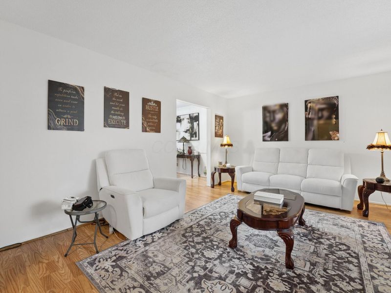 2081 Sharbot Drive, Columbus, OH 43229 Photo 6