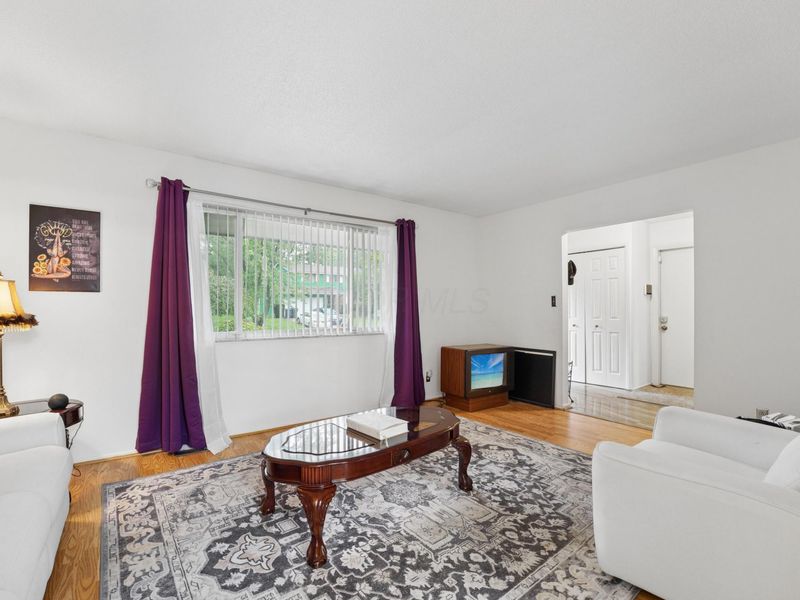 2081 Sharbot Drive, Columbus, OH 43229 Photo 8