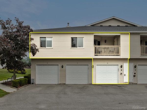 950 Bunce Avenue, Unit 10, Marysville, Mi 48040