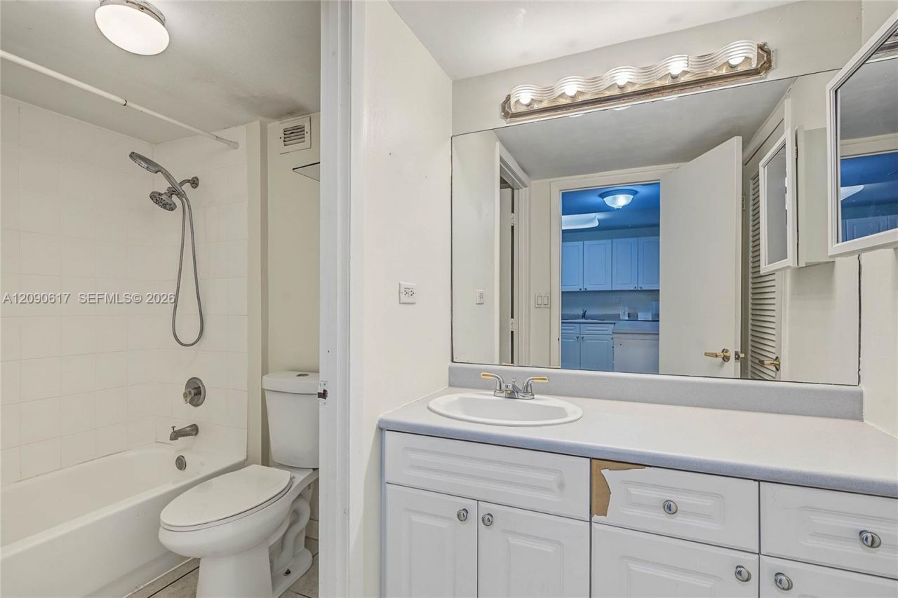 2301 Collins Ave, Unit 1420, Miami Beach, FL 33139 Photo