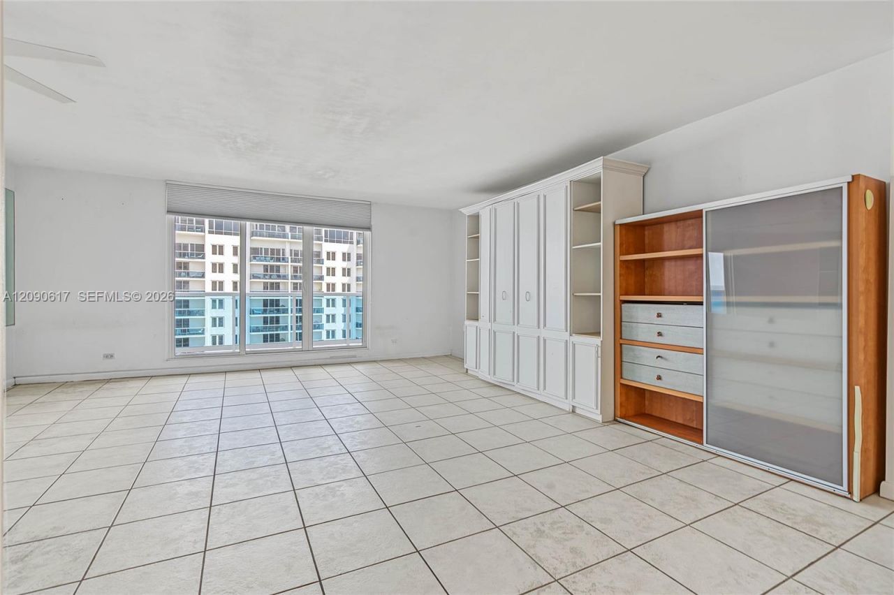 2301 Collins Ave, Unit 1420, Miami Beach, FL 33139 Photo