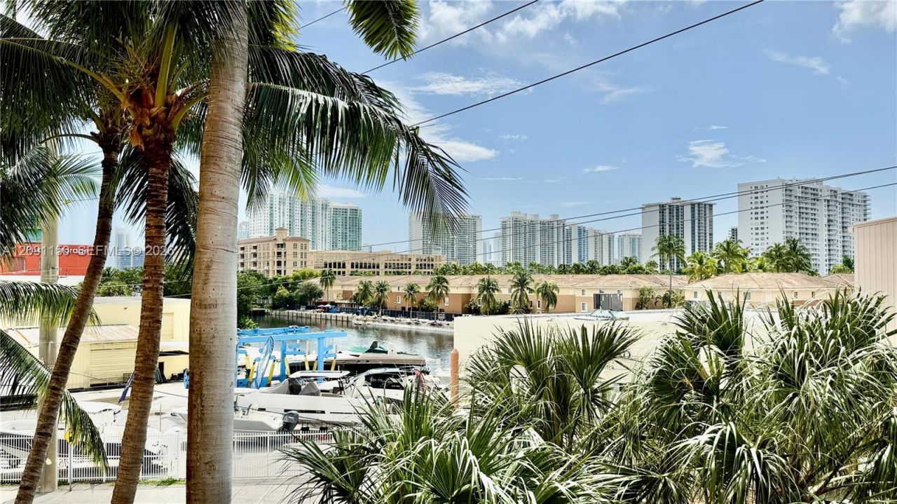 18800 NE 29th Ave , Unit 315, Aventura, FL 33180 Photo