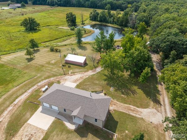 5704 County Road 262, Auxvasse, MO 65231