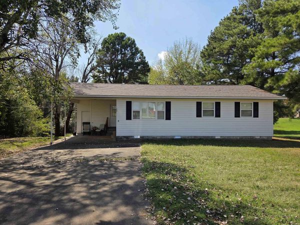 208 Academy , Paragould, AR 72450