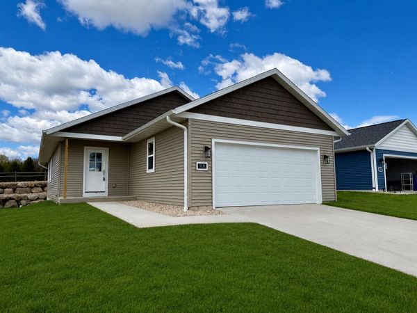 1232 Tivoli Circle, Oregon, WI 53575