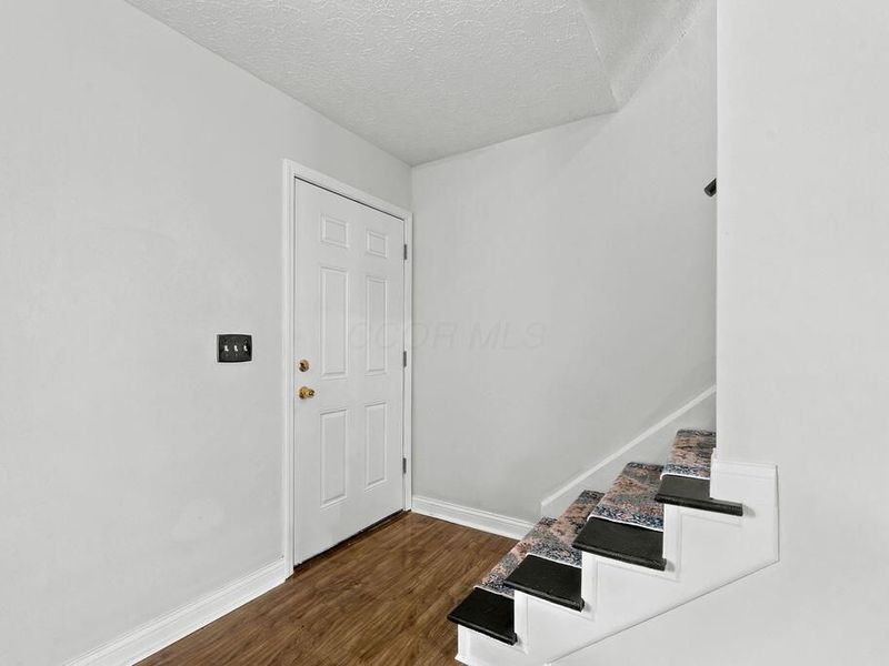 3827 Queen Anne Place, Grove City, OH 43123 Photo 2