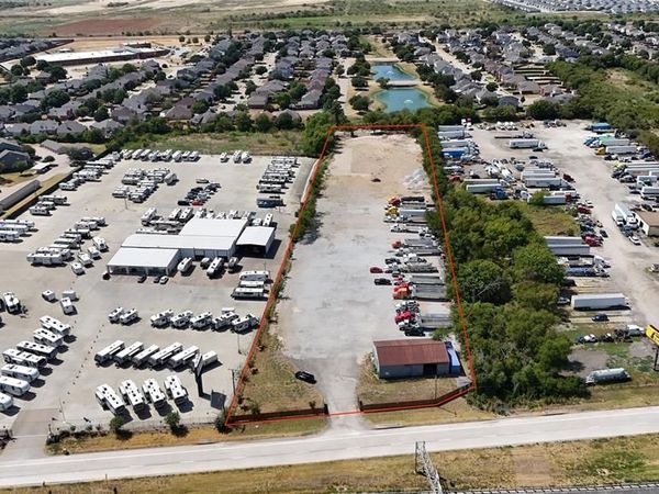 10350 South Freeway , Fort Worth, TX 76140
