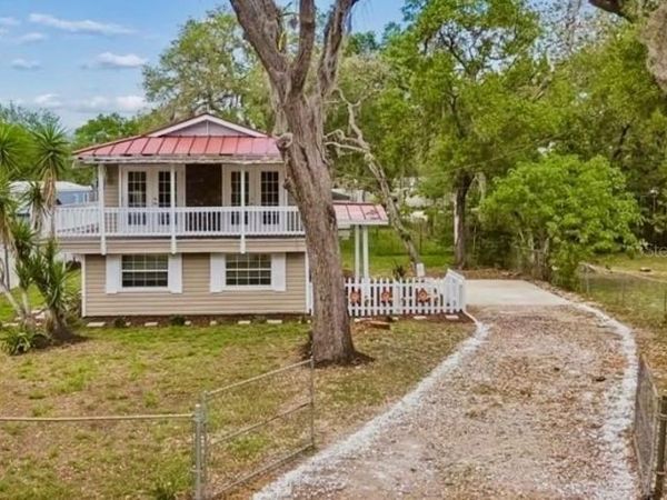 11945 WANDA AVENUE , NEW PORT RICHEY, FL 34654