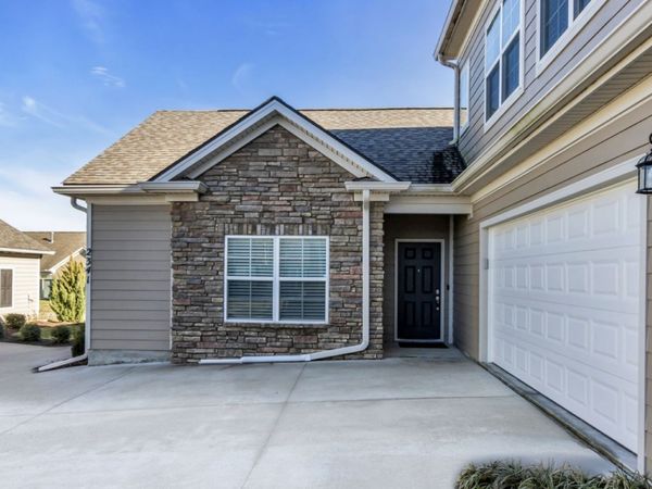 2341 Stonecenter Ln, Murfreesboro, TN 37128