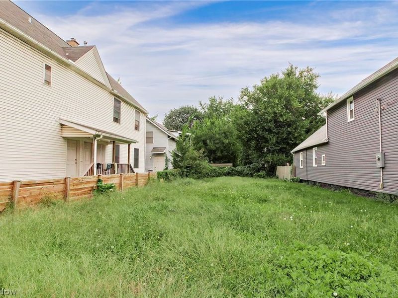 2345 W 7th Street, Cleveland, OH 44113 Photo 2