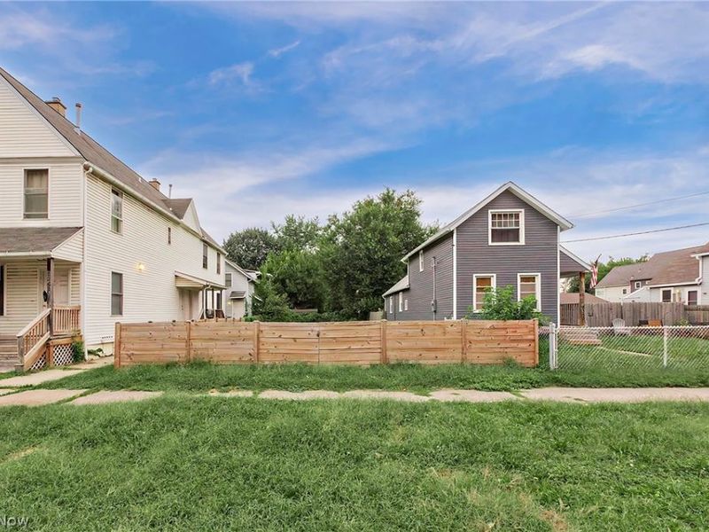 2345 W 7th Street, Cleveland, OH 44113 Photo 4