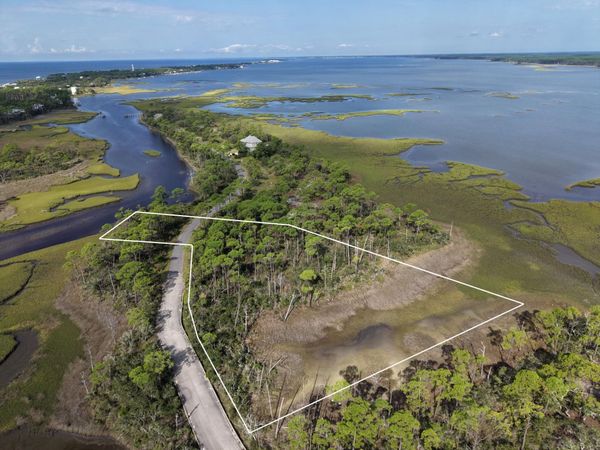 211 Hidden Harbor Dr , Alligator Point, FL 32346