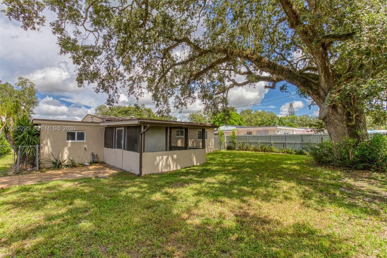 6634 Atlanta St , Hollywood, FL 33024 Photo