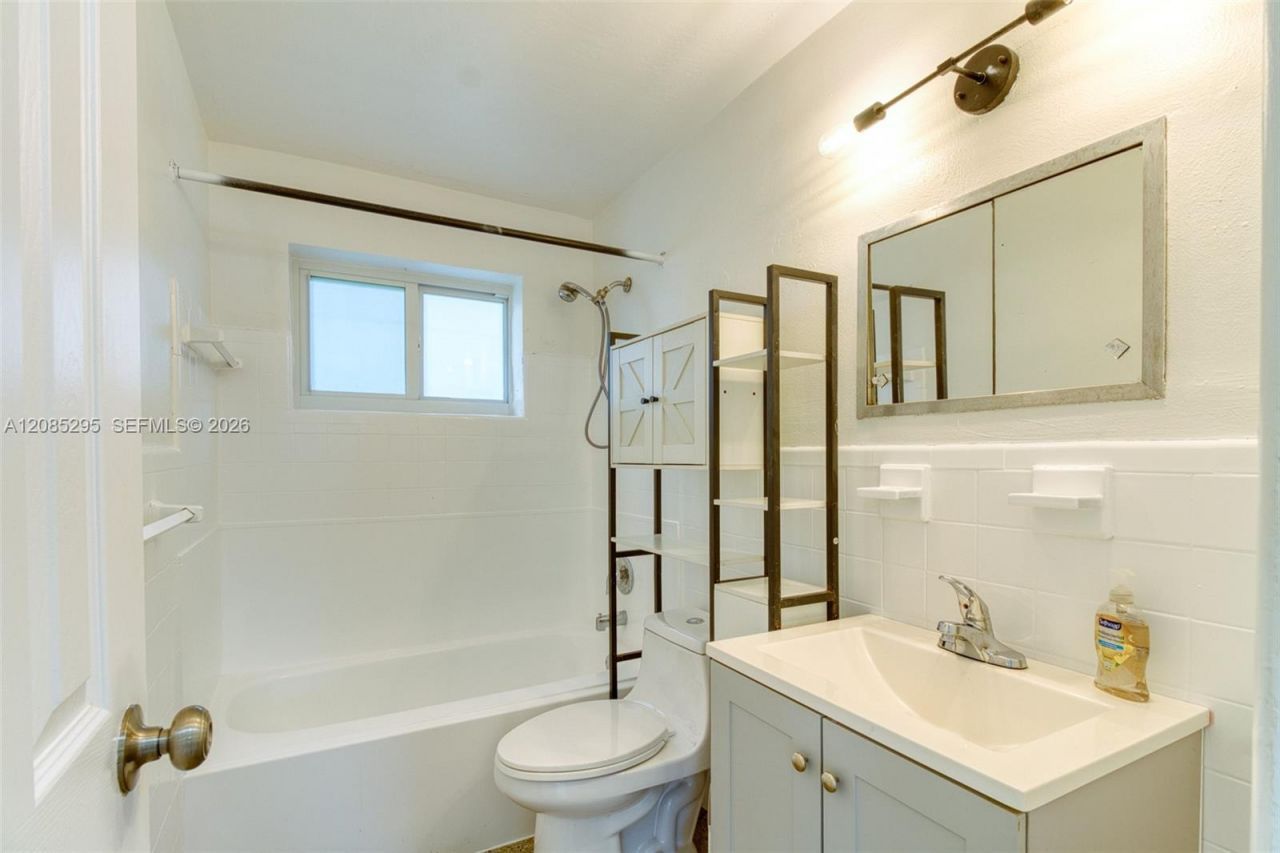 6634 Atlanta St , Hollywood, FL 33024 Photo