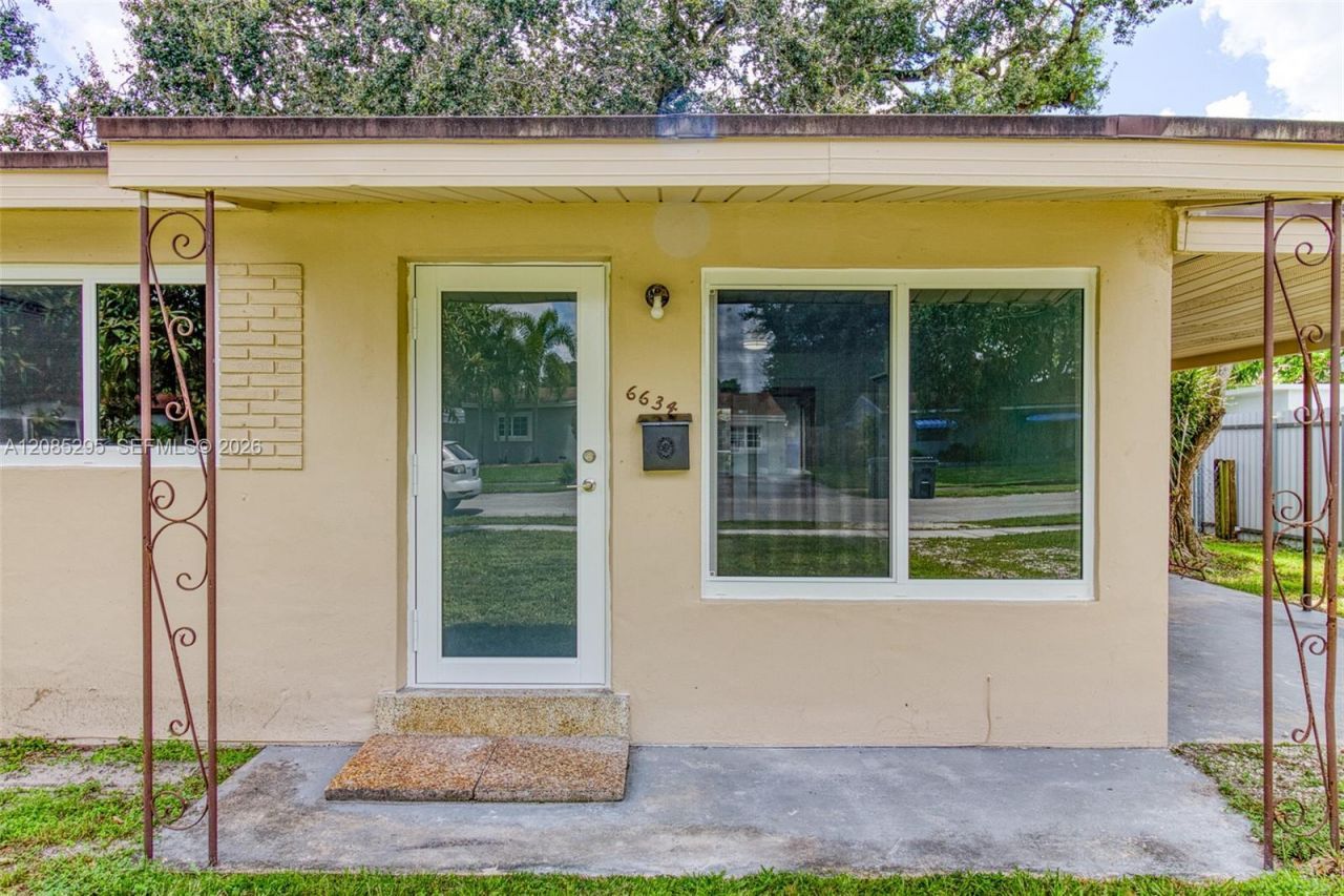 6634 Atlanta St , Hollywood, FL 33024 Photo