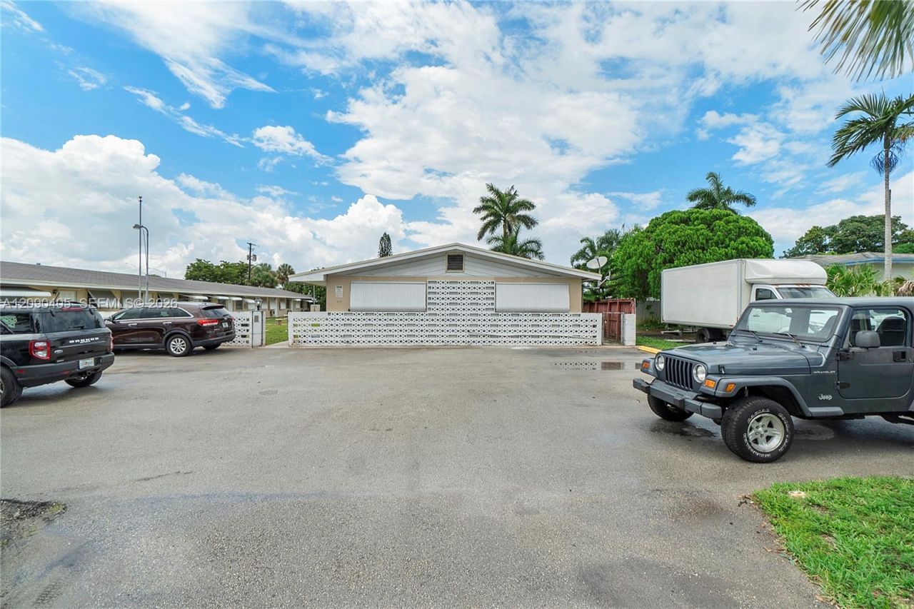 2901 Polk St, Unit 2, Hollywood, FL 33020 Photo