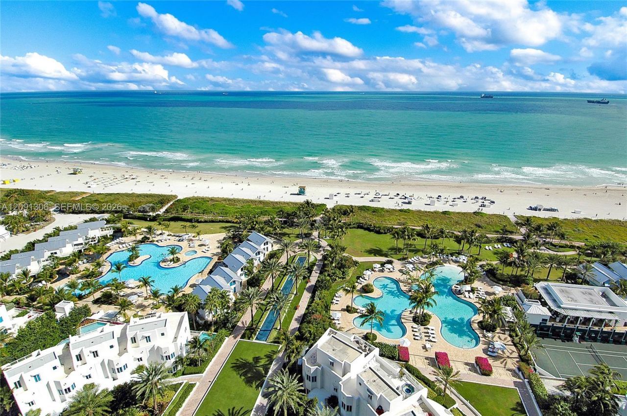 100 S Pointe Dr, Unit 2403, Miami Beach, FL 33139 Photo