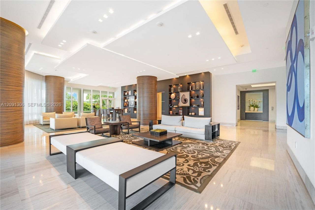 100 S Pointe Dr, Unit 2403, Miami Beach, FL 33139 Photo