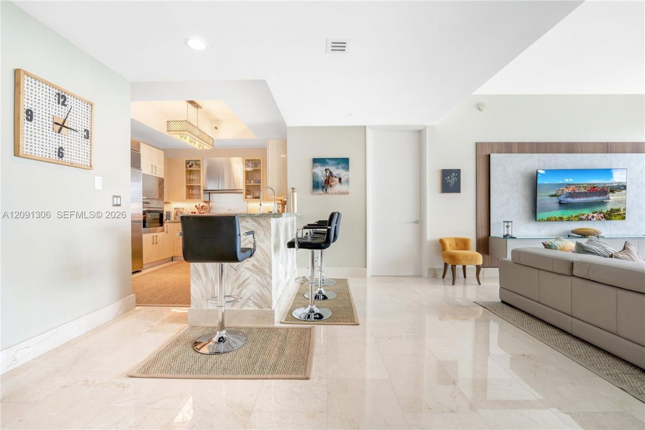 100 S Pointe Dr, Unit 2403, Miami Beach, FL 33139 Photo