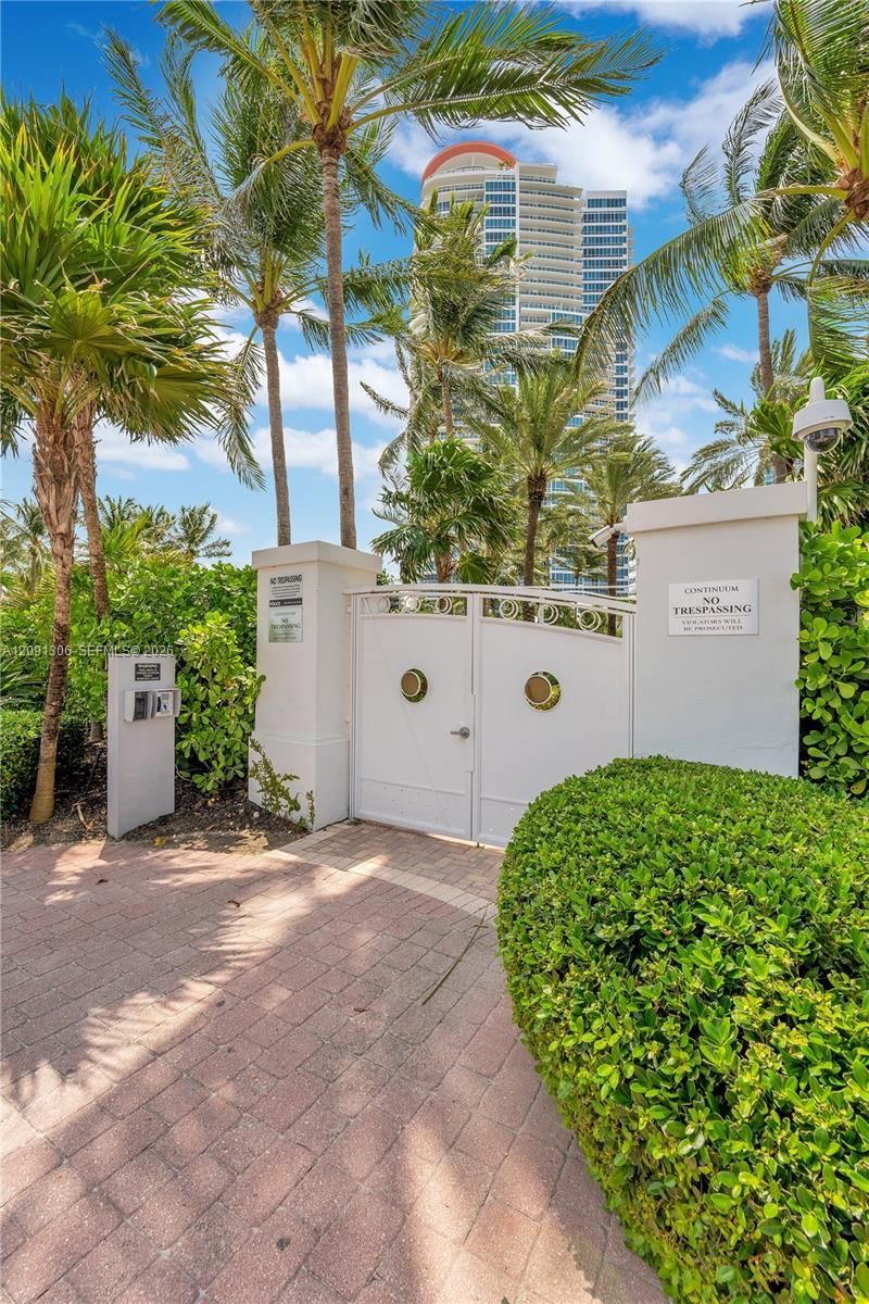 100 S Pointe Dr, Unit 2403, Miami Beach, FL 33139 Photo